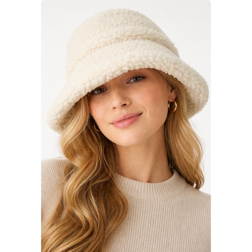 Divided H&M Cream Ivory Sherpa Fleece Bucket Hat Cozy Winter M/L Soft Plush